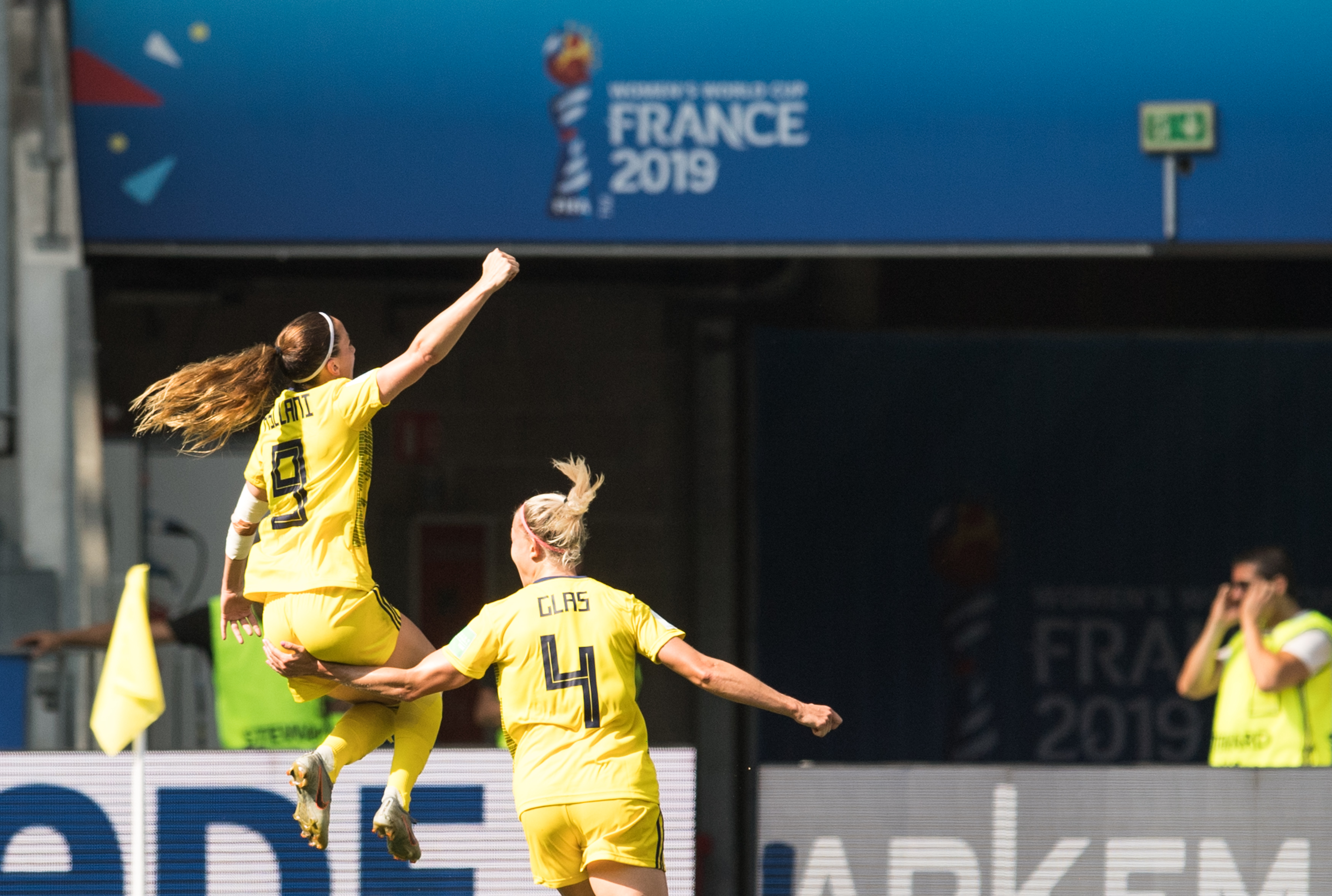 瑞典队力克英格兰队，波尔状态火热