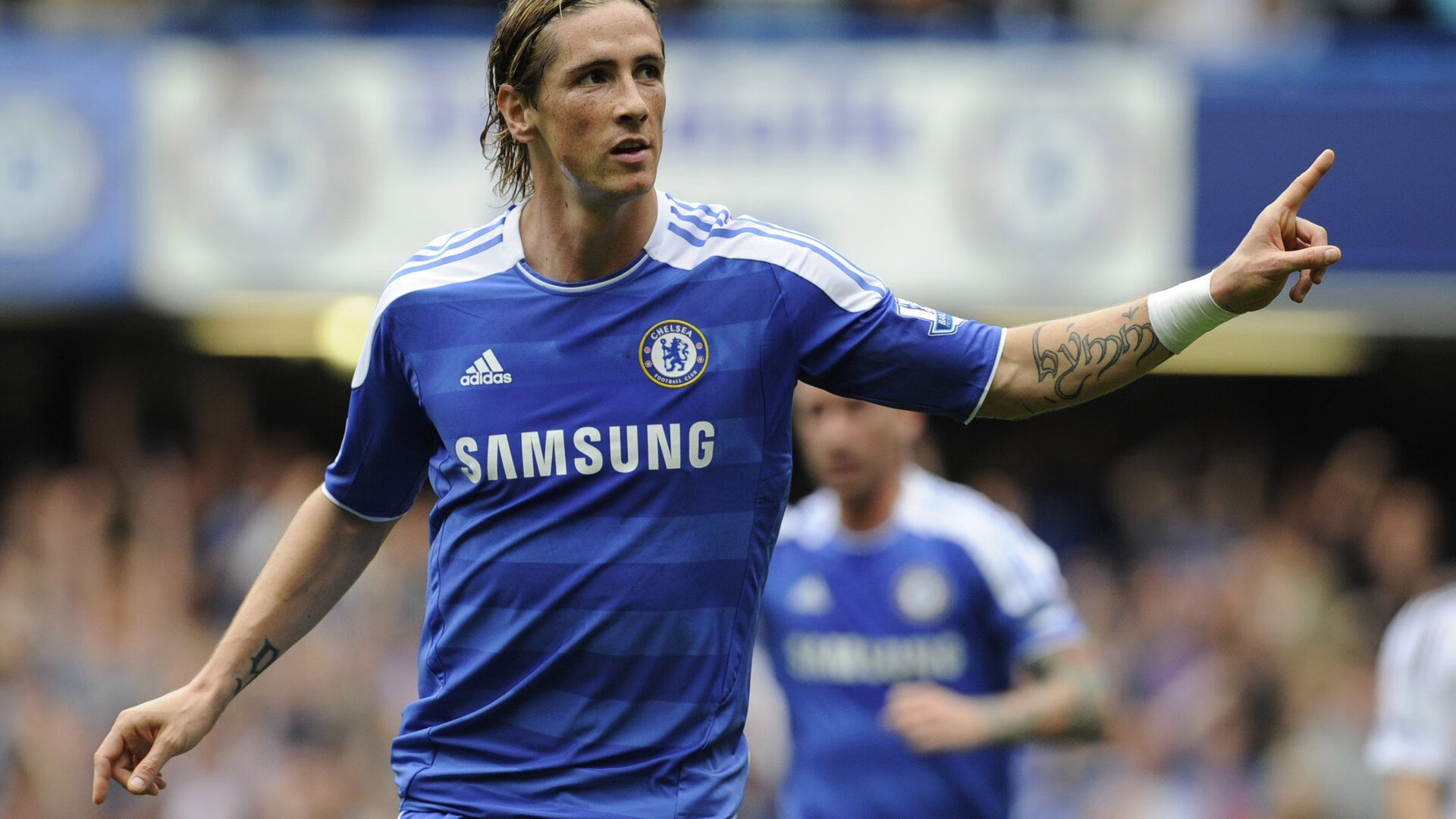 奥亚尔萨瓦尔，当瑞士军刀刺穿蓝黑铠甲