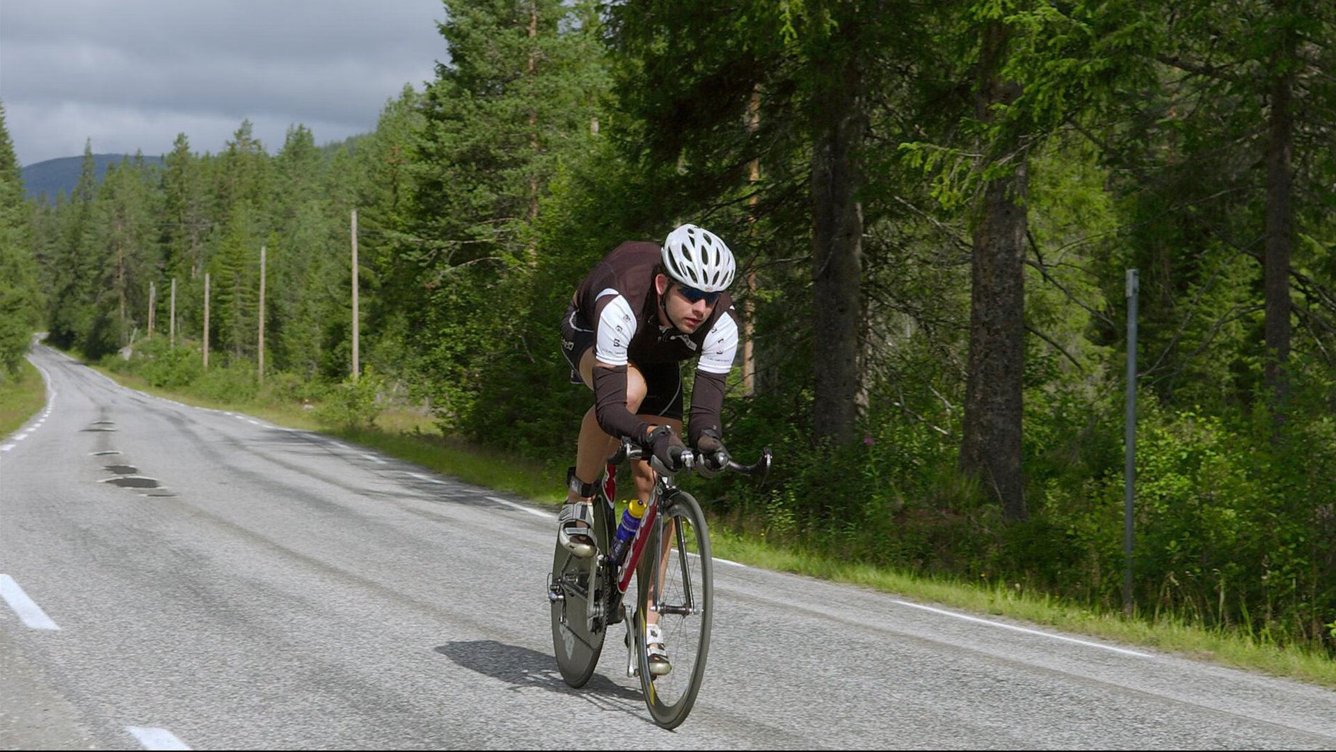 2026世界杯之夜，当金玟哉的怒吼撕裂防线，亚洲铁闸化身进攻利刃