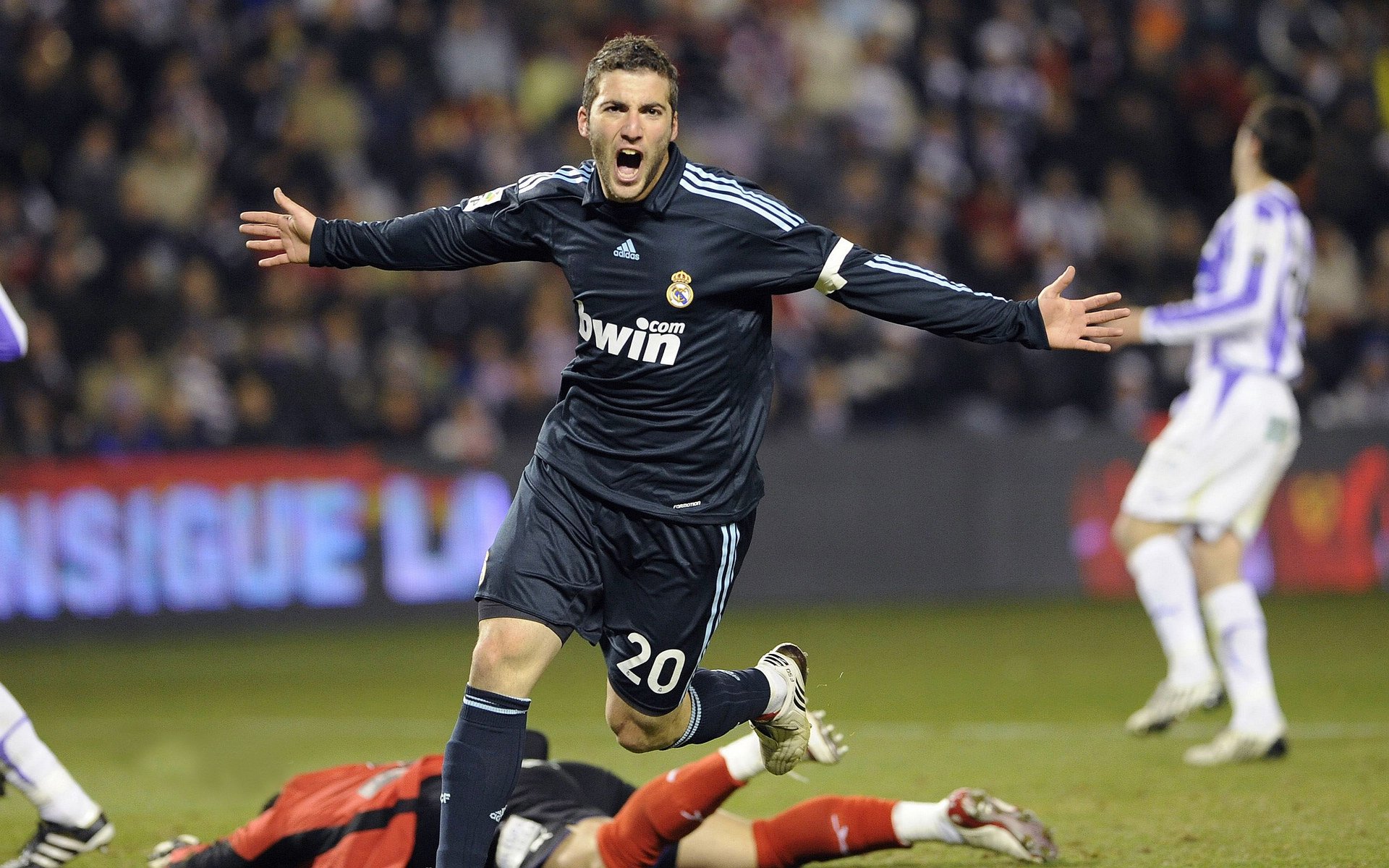 戈麦斯一锤定音，马竞决胜局带走乌克兰，铁血意志下的战术博弈