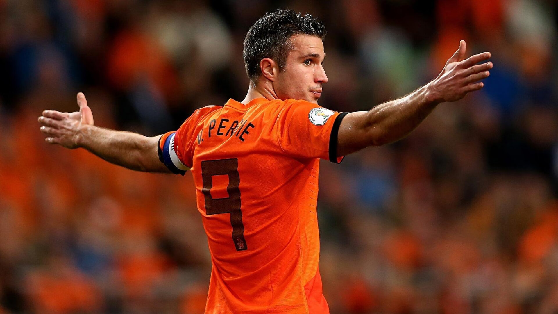 那不勒斯掀翻巴黎，马丁内利让比赛提前失去悬念