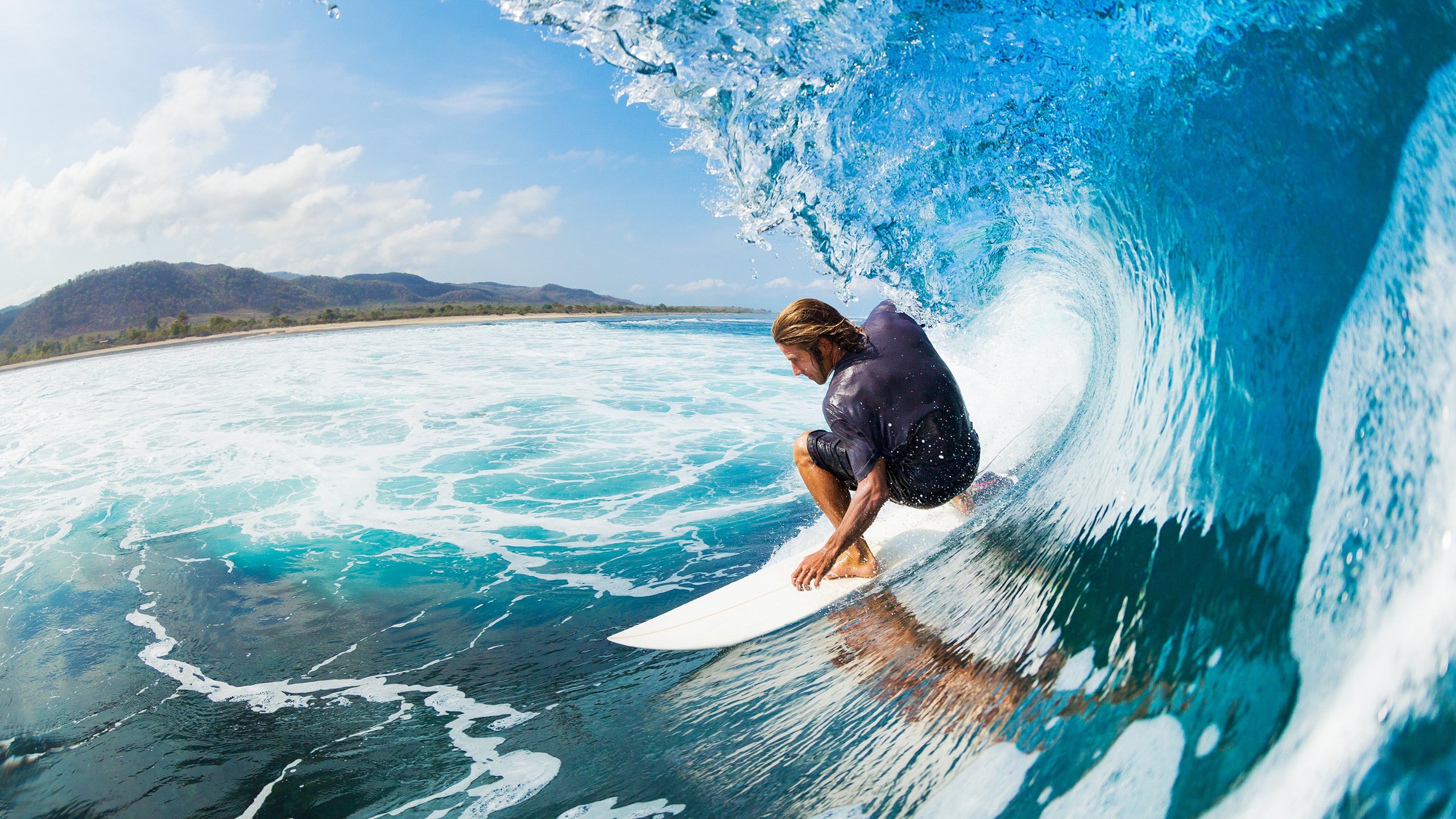 季后赛抢七焦点战,广厦队血拼热火,篮球精神跨越山海