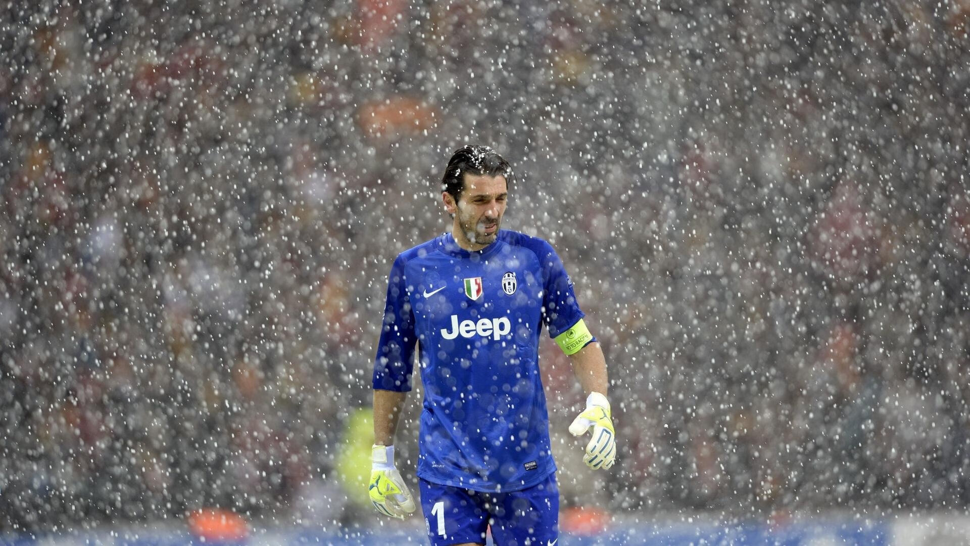 新赛季揭幕战，独行侠的险胜与F1赛场的无形共振